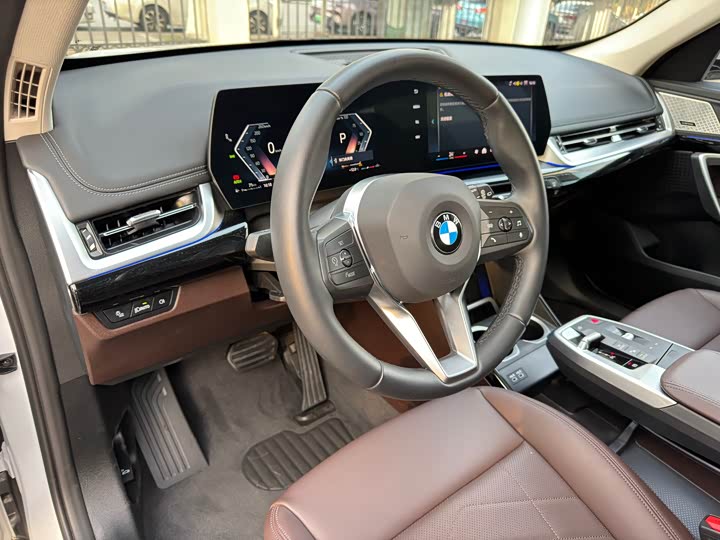 Фото 10 - BMW X1