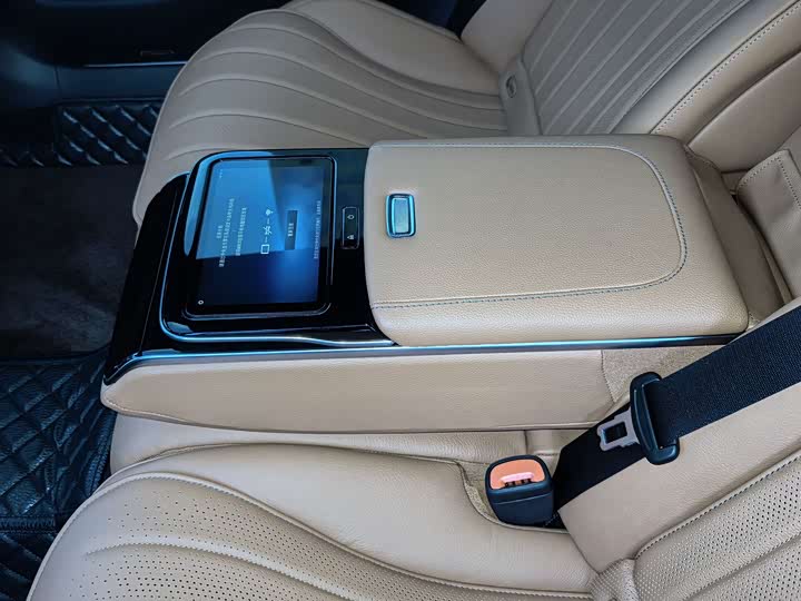 Фото 19 - Mercedes-Benz S-Class