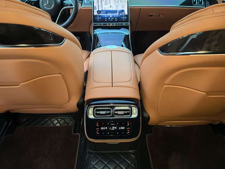 Фото 20 - Mercedes-Benz S-Class