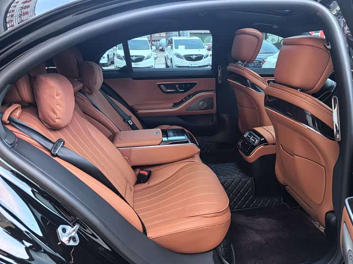 Фото 24 - Mercedes-Benz S-Class