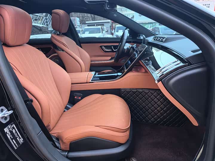 Фото 25 - Mercedes-Benz S-Class