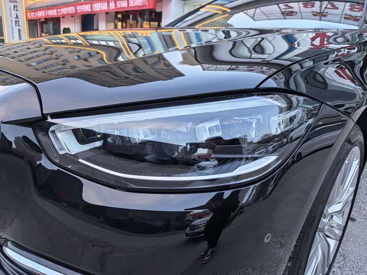 Фото 27 - Mercedes-Benz S-Class