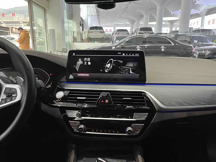 Фото 14 - BMW 5 Series