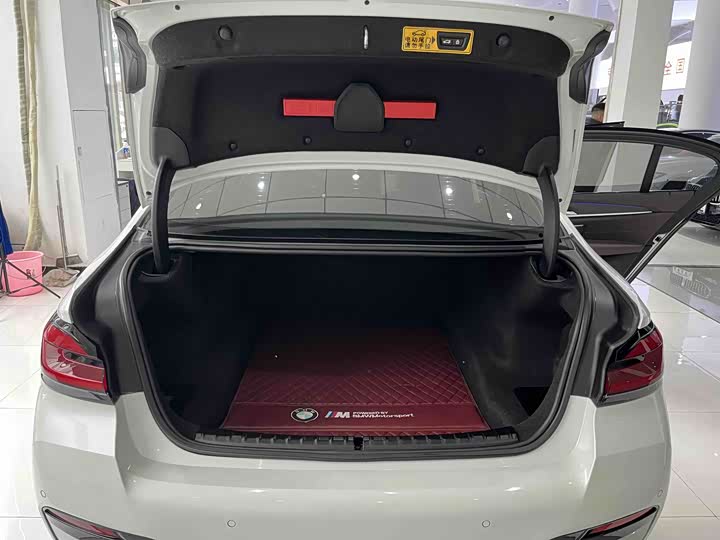 Фото 18 - BMW 5 Series