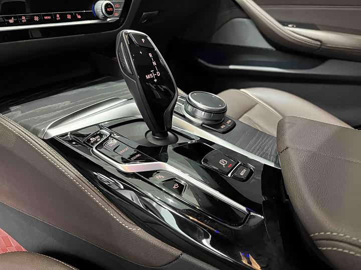 Фото 20 - BMW 5 Series