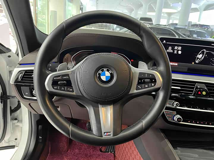 Фото 21 - BMW 5 Series