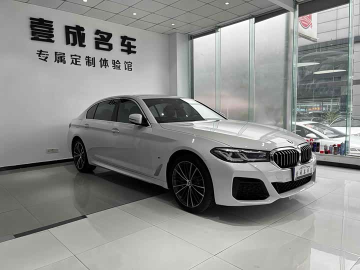 Фото 3 - BMW 5 Series