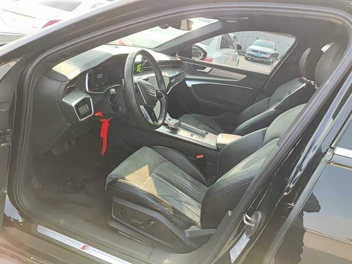 Фото 4 - Audi A6L