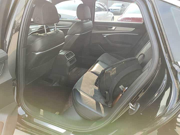 Фото 5 - Audi A6L