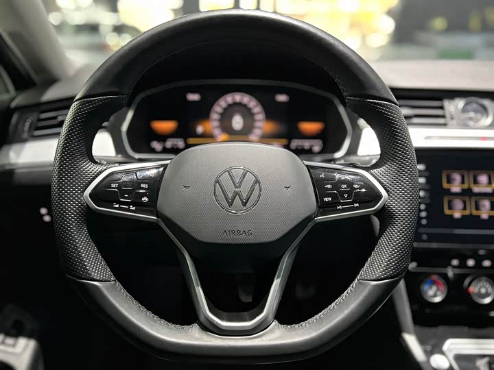 Фото 10 - Volkswagen Magotan