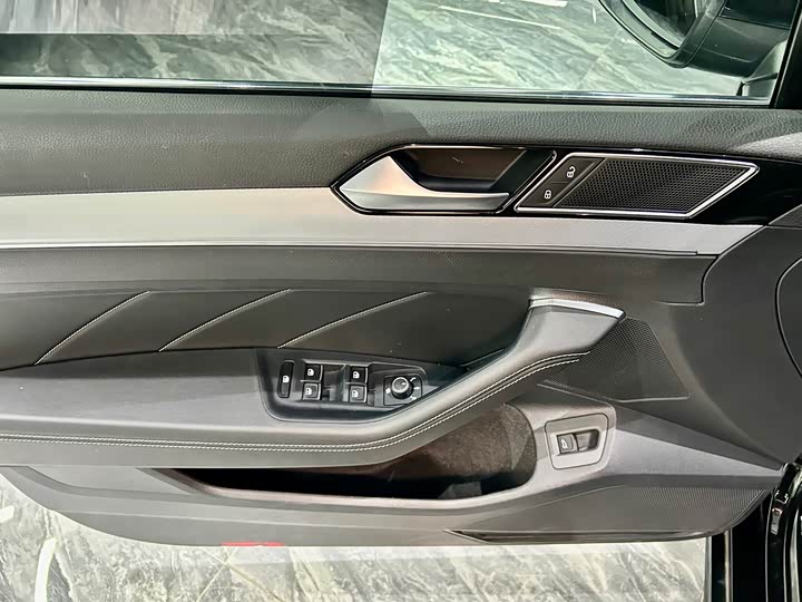 Фото 22 - Volkswagen Magotan