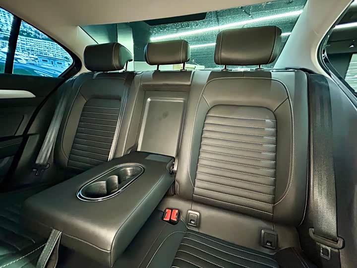 Фото 25 - Volkswagen Magotan