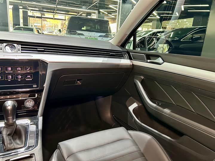 Фото 27 - Volkswagen Magotan