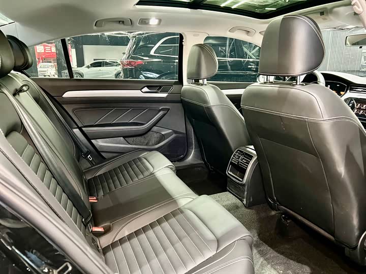 Фото 31 - Volkswagen Magotan