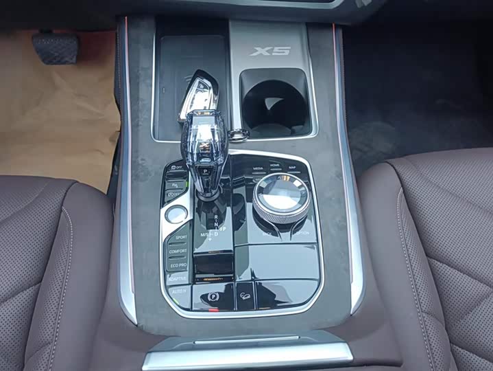 Фото 16 - BMW X5