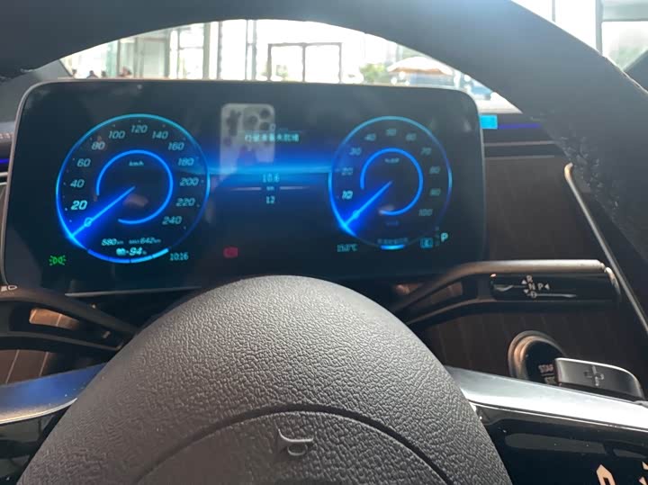 Фото 11 - Mercedes-Benz EQE