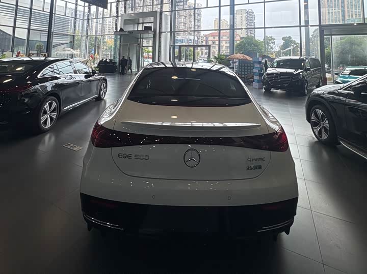 Фото 4 - Mercedes-Benz EQE