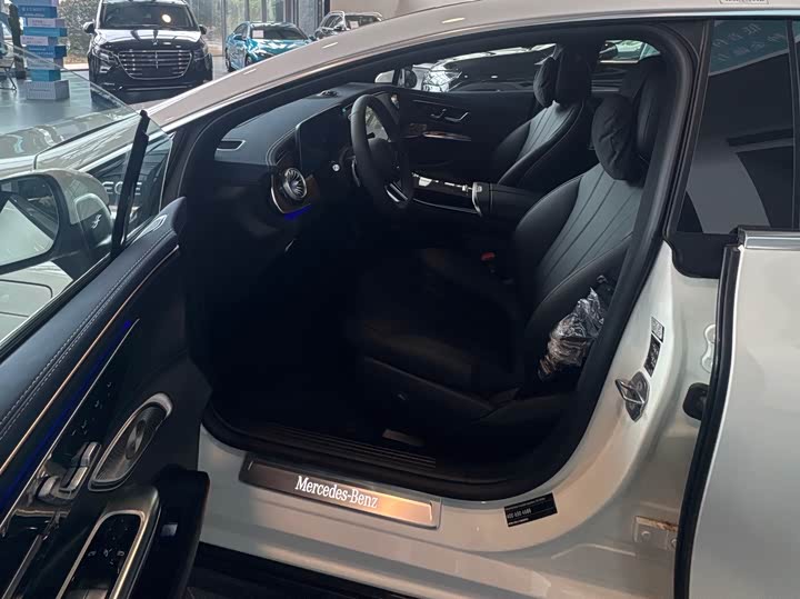 Фото 8 - Mercedes-Benz EQE