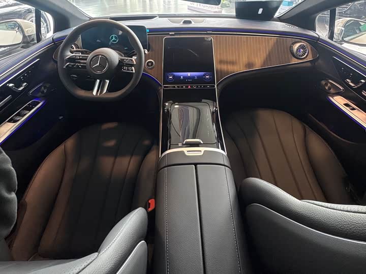 Фото 9 - Mercedes-Benz EQE