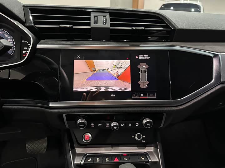 Фото 12 - Audi Q3