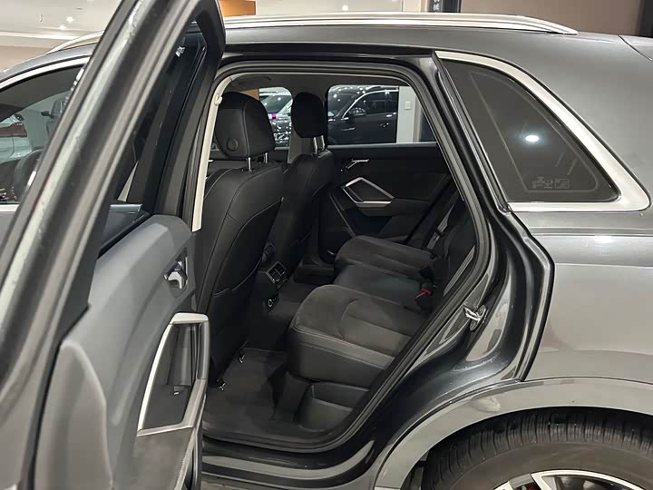 Фото 15 - Audi Q3