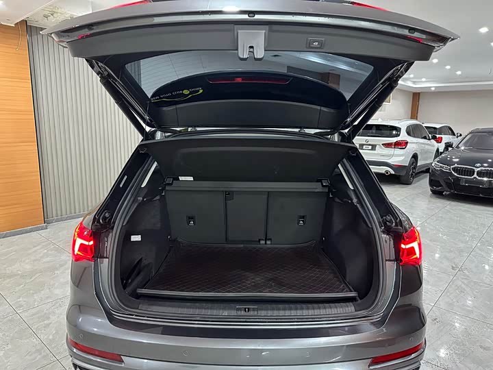 Фото 18 - Audi Q3