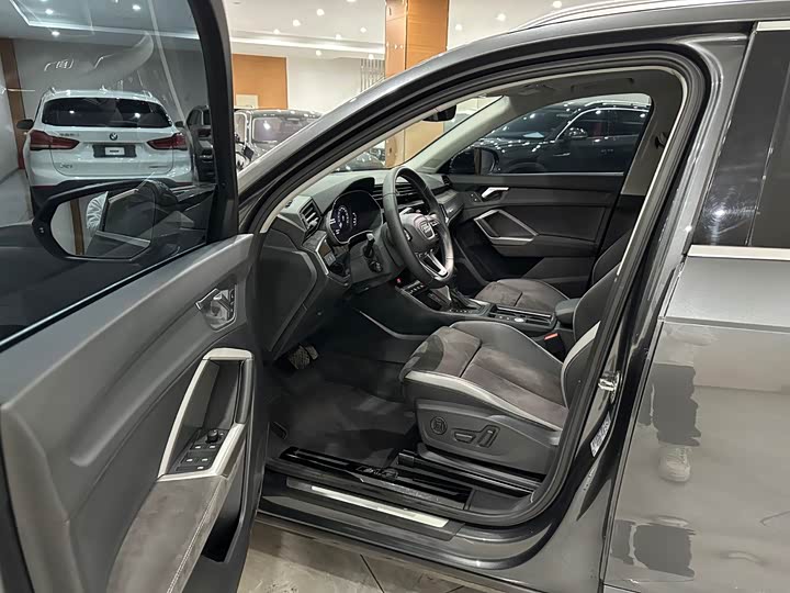 Фото 7 - Audi Q3