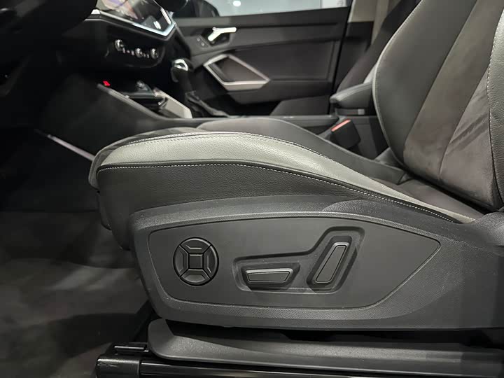 Фото 9 - Audi Q3