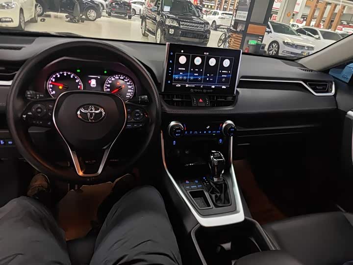 Фото 10 - Toyota Wildlander