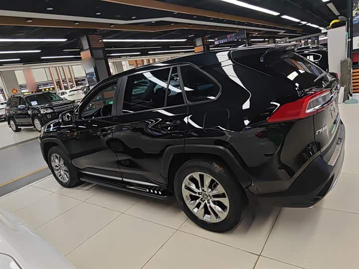 Фото 5 - Toyota Wildlander