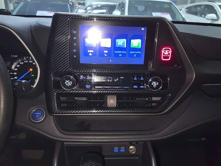 Фото 13 - Toyota Crown Kluger