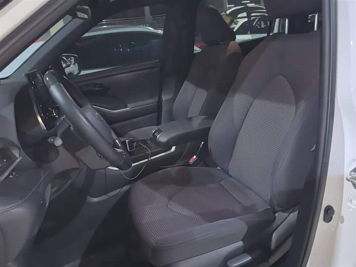 Фото 15 - Toyota Crown Kluger