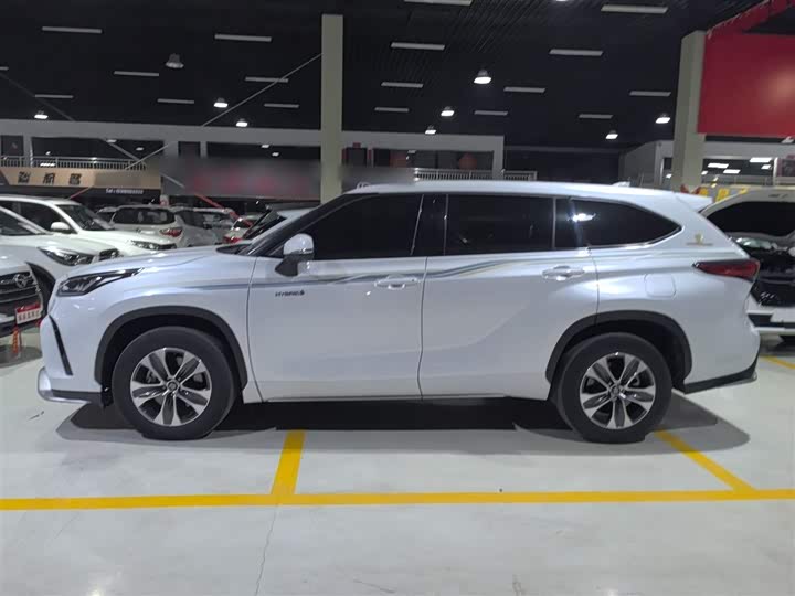 Фото 5 - Toyota Crown Kluger