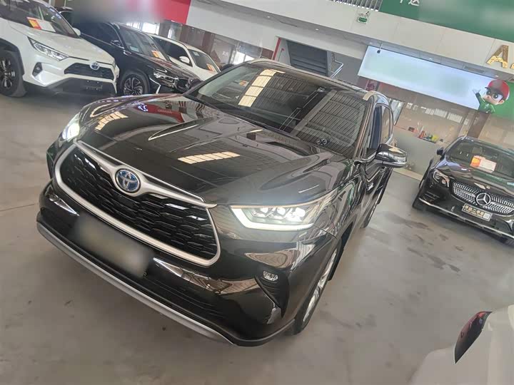 Фото 2 - Toyota Highlander