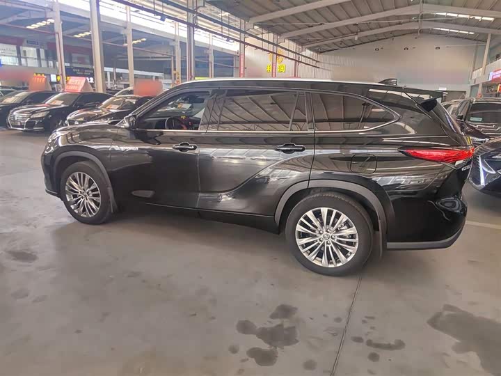 Фото 5 - Toyota Highlander
