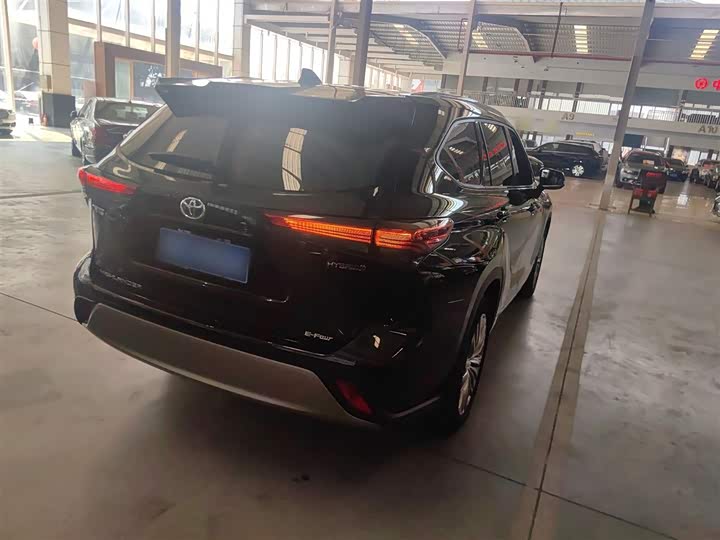 Фото 7 - Toyota Highlander