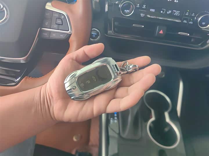 Фото 9 - Toyota Highlander