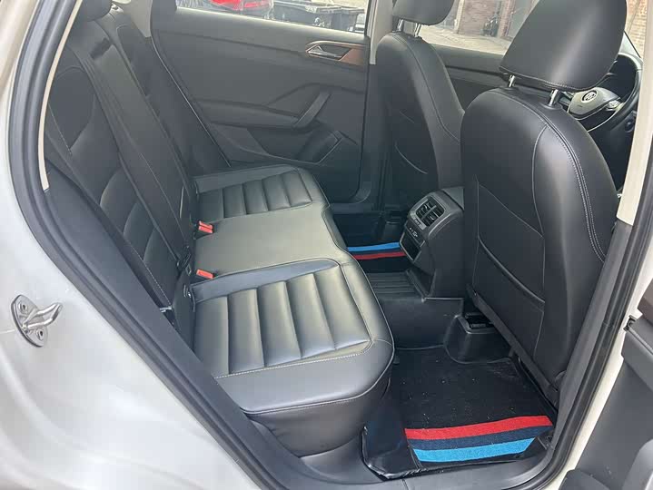 Фото 13 - Volkswagen Tharu