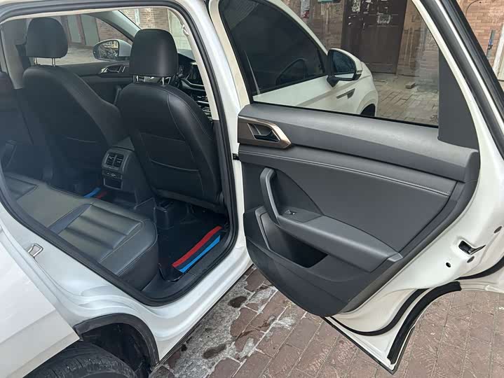 Фото 14 - Volkswagen Tharu