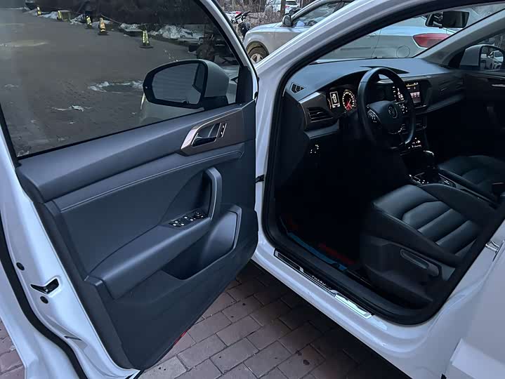 Фото 8 - Volkswagen Tharu