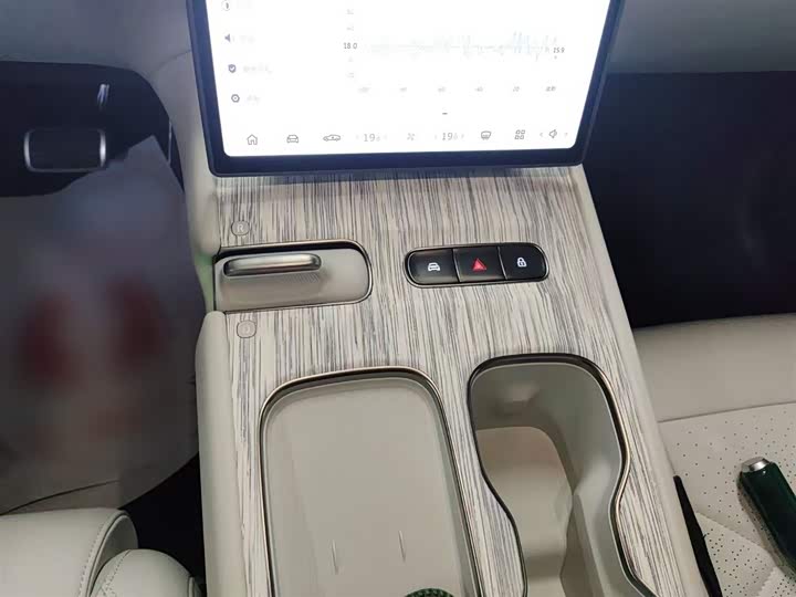 Фото 10 - Nio ET7