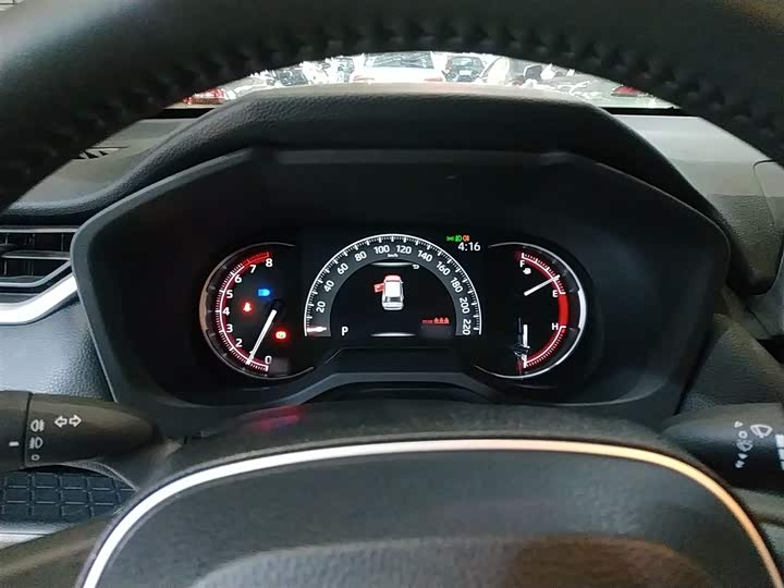 Фото 4 - Toyota RAV4