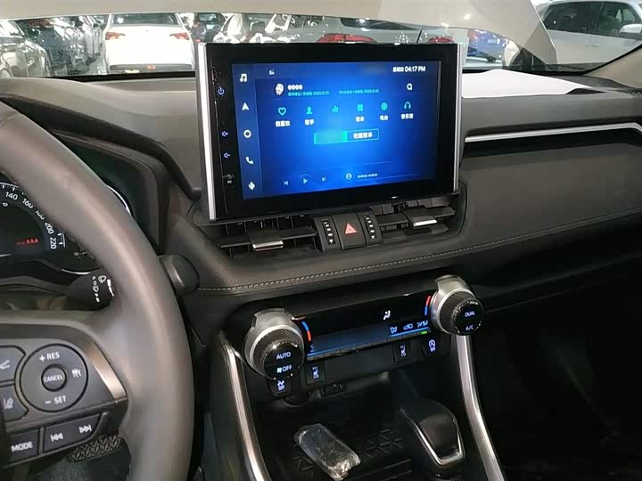 Фото 6 - Toyota RAV4