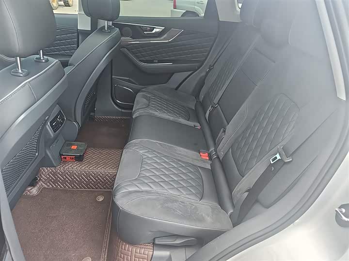 Фото 10 - Hongqi HS5