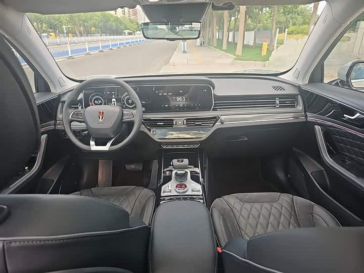 Фото 16 - Hongqi HS5