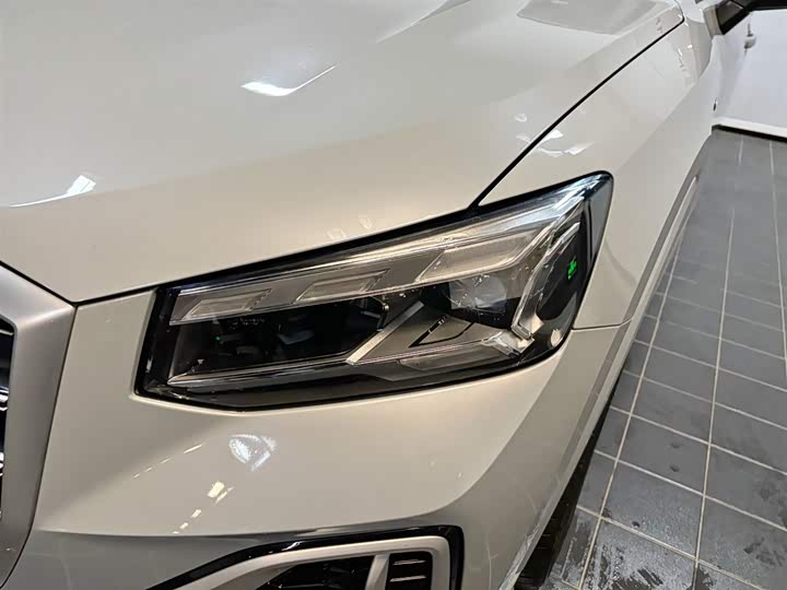 Фото 14 - Audi Q2L