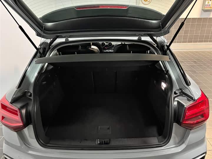 Фото 16 - Audi Q2L