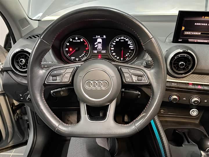 Фото 7 - Audi Q2L