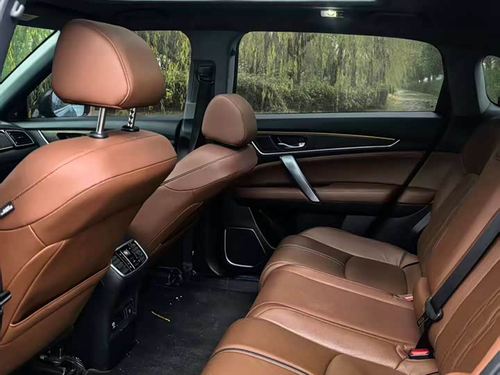 Фото 6 - Honda UR-V