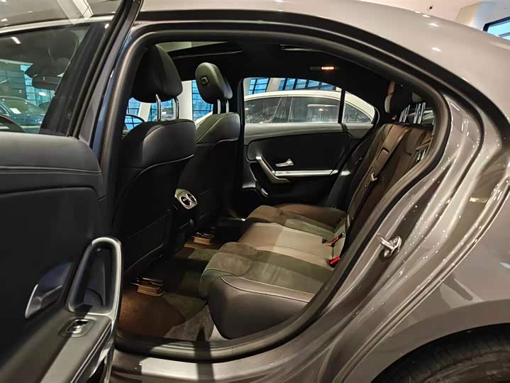 Фото 8 - Mercedes-Benz A-Class